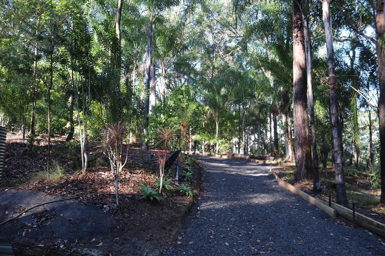 Green Trees Chalet: Nature Retreat Near Australia Zoo Landsborough